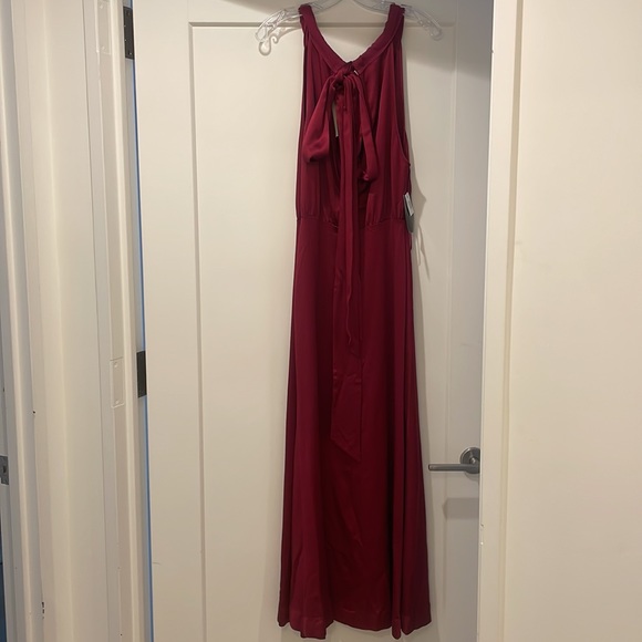 New with tags Les Heroines Satin Crepe Gown in Magenta - Picture 4 of 4